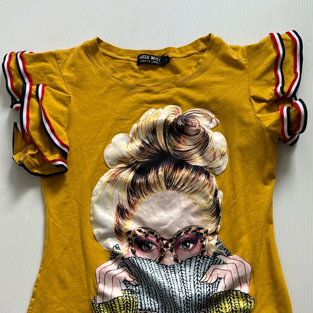 Muy Muy Fancy Collection Mustard Yellow Graphic Dress.  Size small
